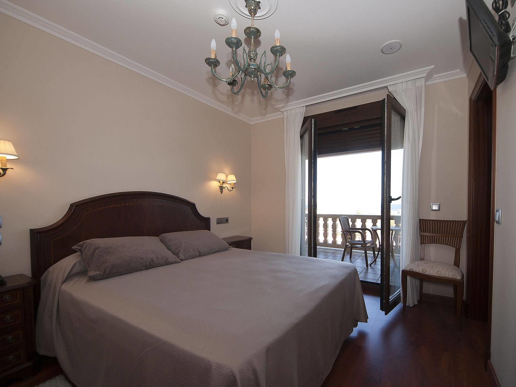 Pension Residencia A Cruzan (Adults Only) 노아야 외부 사진